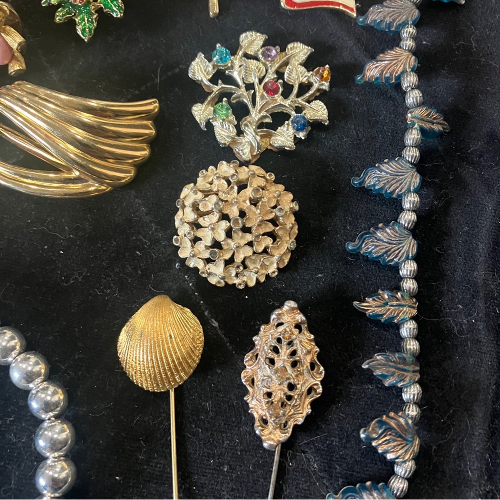 Vintage & Modern Costume Jewelry Lot Signed Hong Kong Trifari Pastelli - Picture 3 of 16